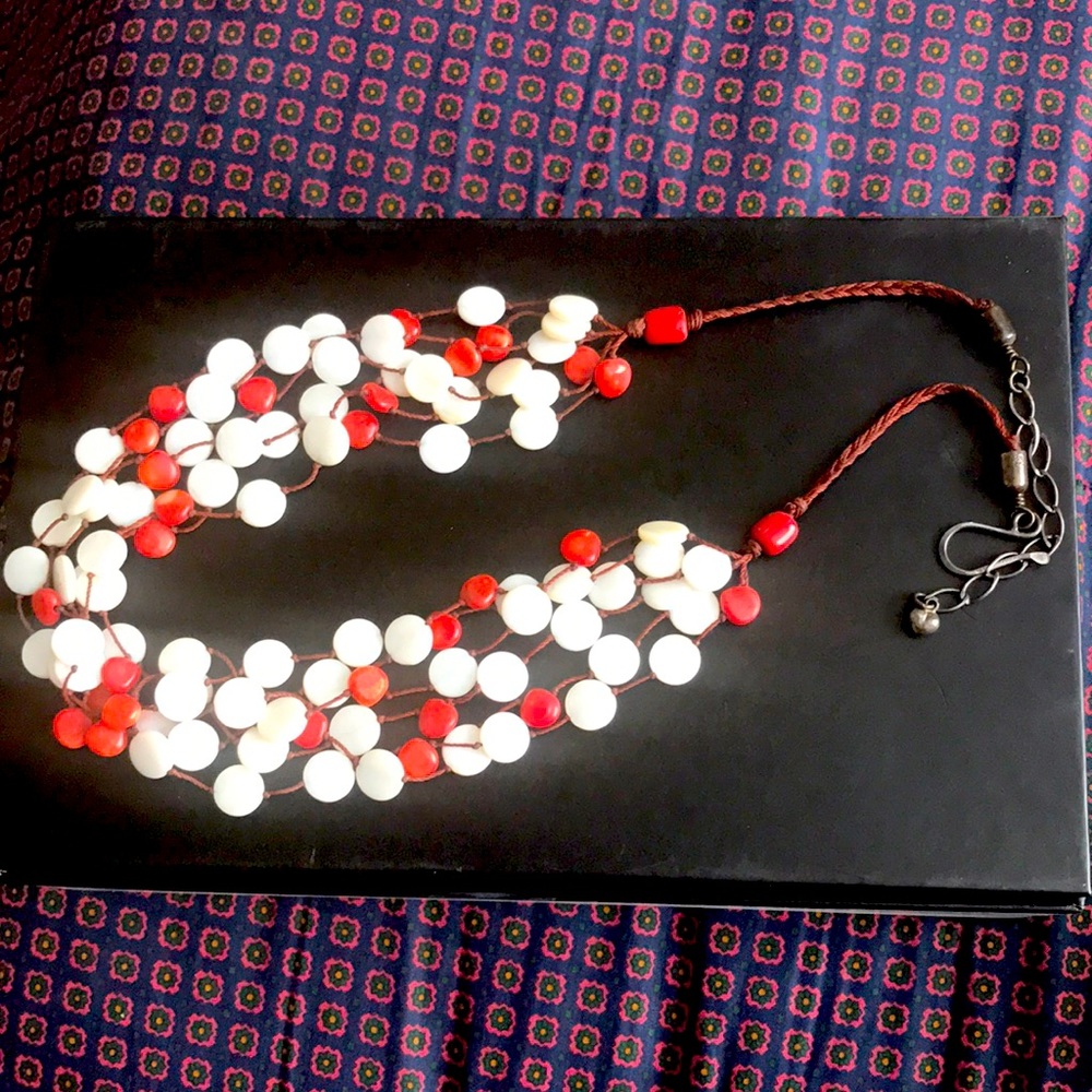 Mother of pearl and coral necklace